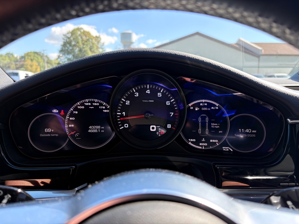 Photo 17 of this PORSCHE PANAMERA