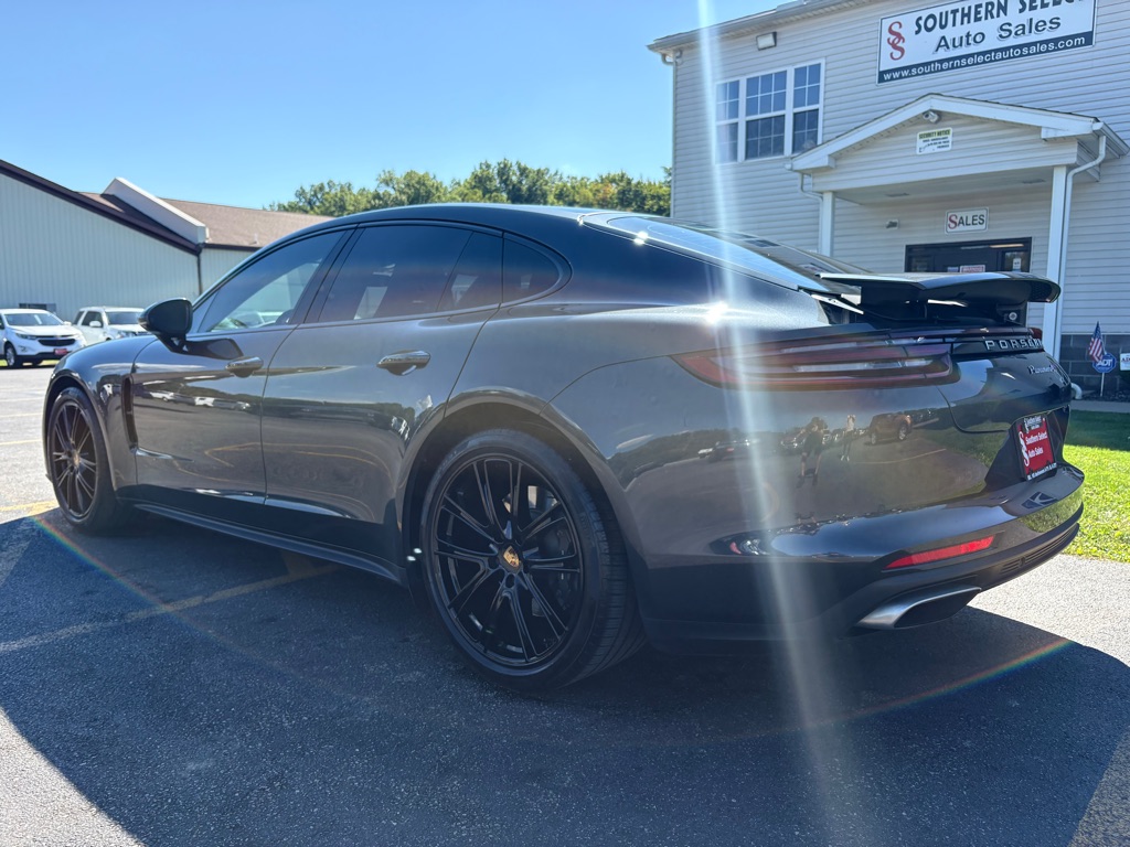 Photo 8 of this PORSCHE PANAMERA