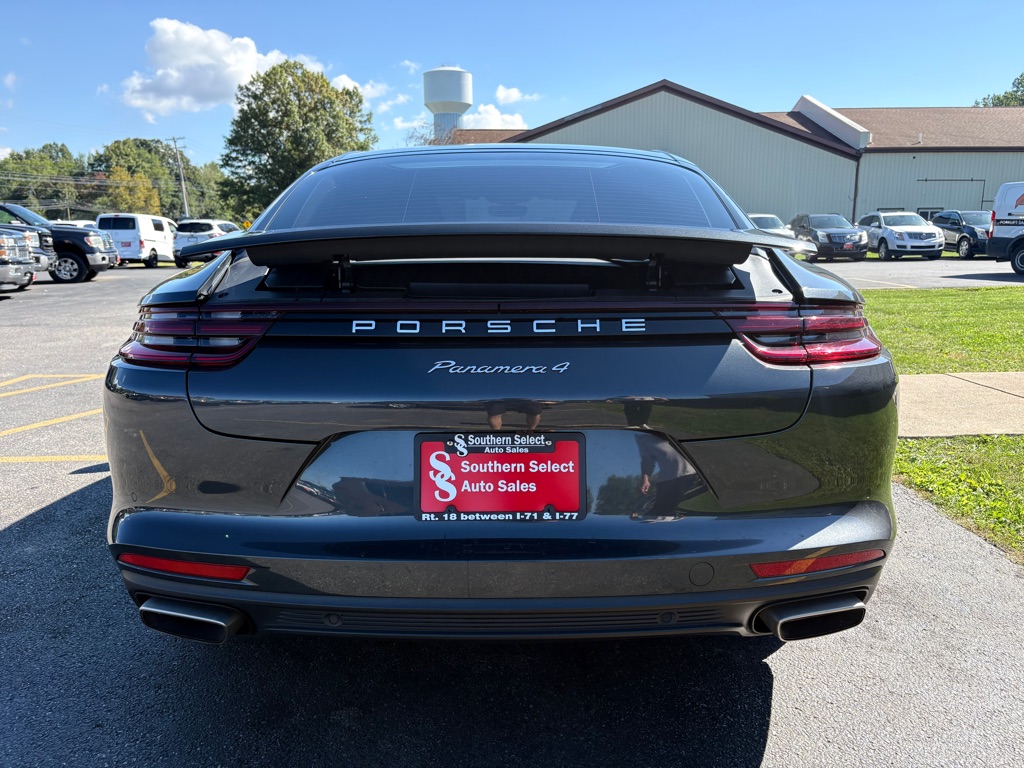 Photo 7 of this PORSCHE PANAMERA