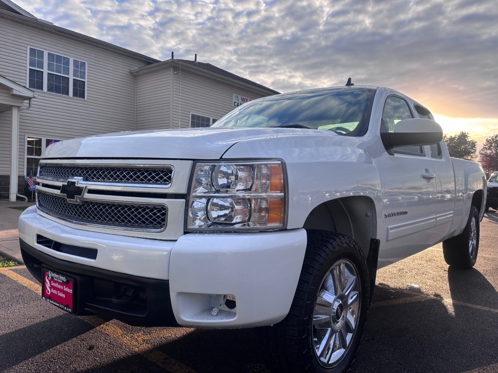 Photo 2 of this CHEVROLET SILVERADO 1500