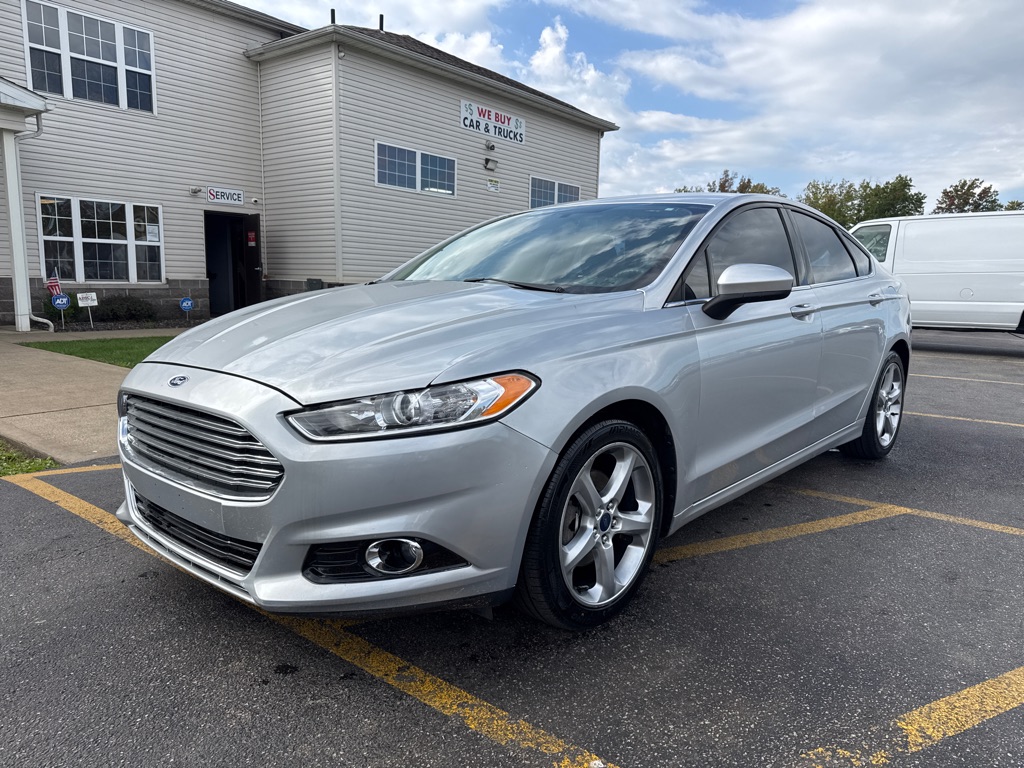 Photo 2 of this FORD FUSION