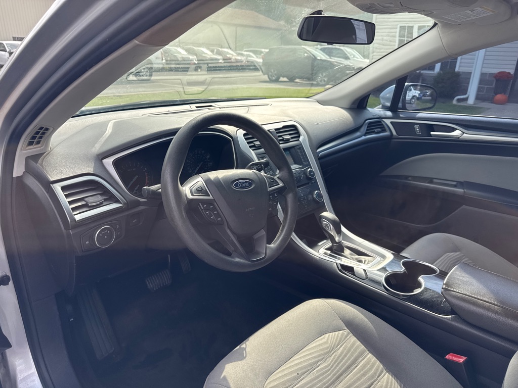 Photo 14 of this FORD FUSION