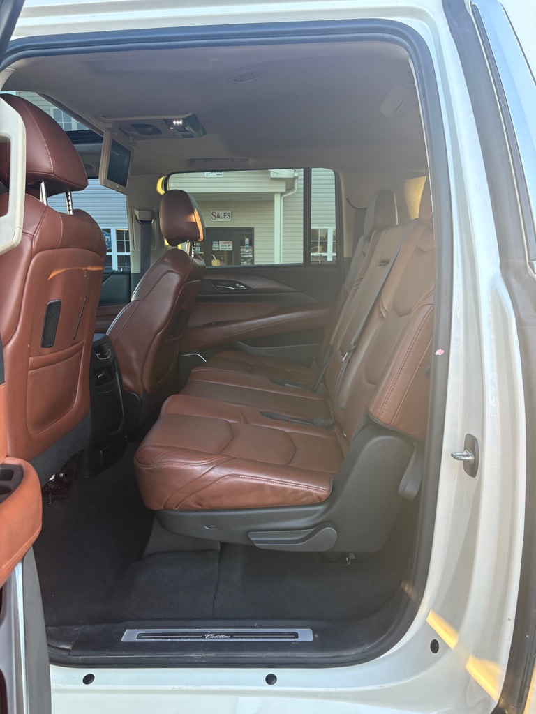 Photo 11 of this CADILLAC ESCALADE ESV