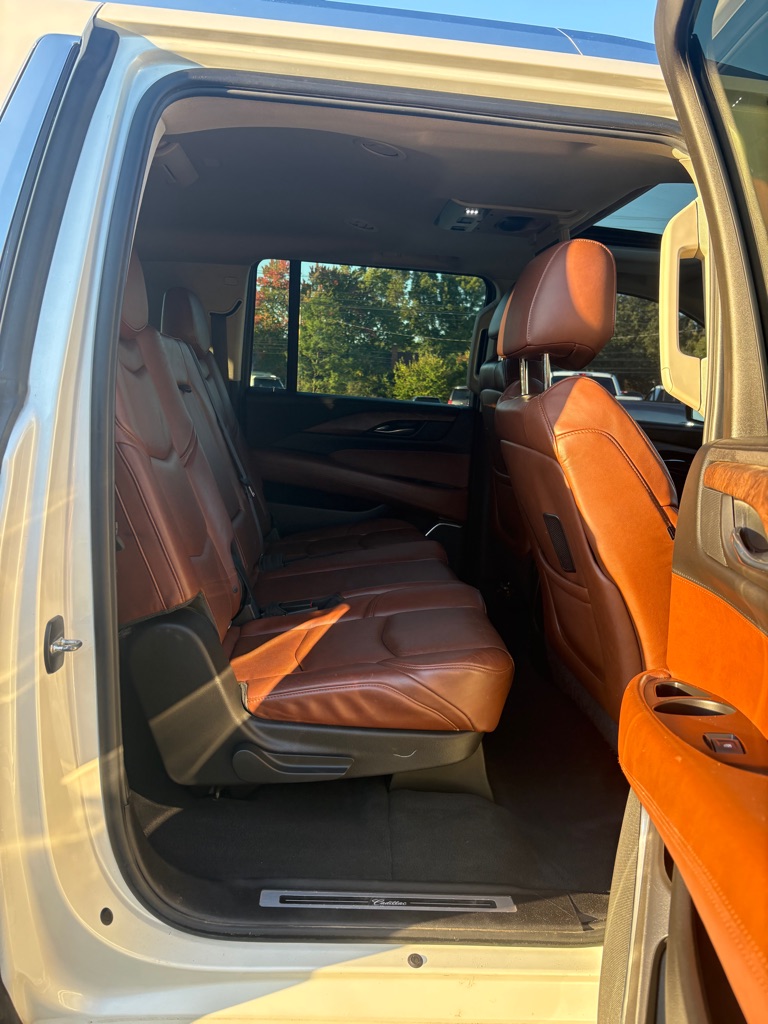 Photo 13 of this CADILLAC ESCALADE ESV