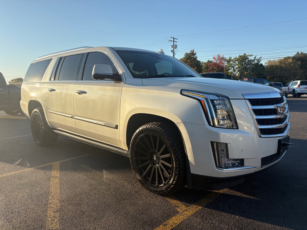 Photo 4 of this CADILLAC ESCALADE ESV