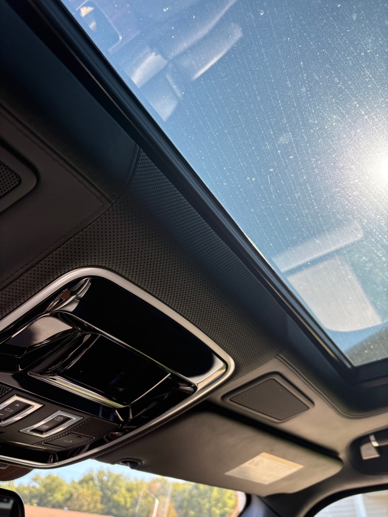 Photo 20 of this LAND ROVER RANGE ROVER