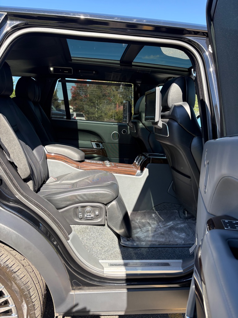Photo 13 of this LAND ROVER RANGE ROVER