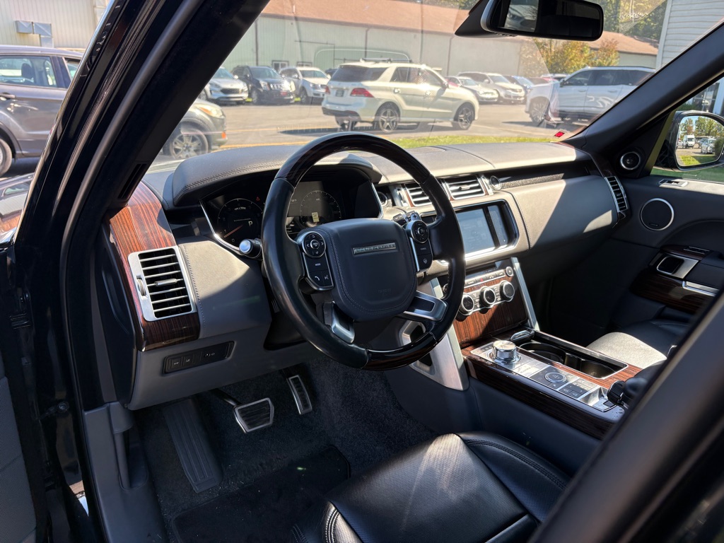Photo 15 of this LAND ROVER RANGE ROVER