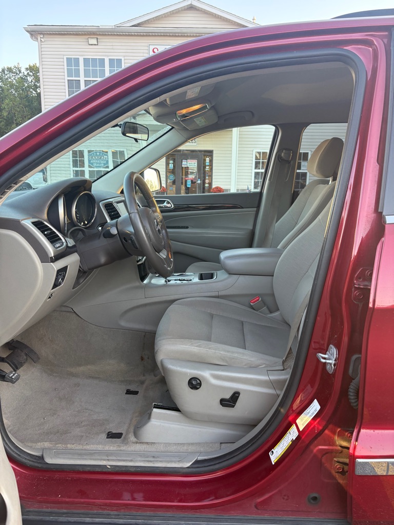 Photo 9 of this JEEP GRAND CHEROKEE