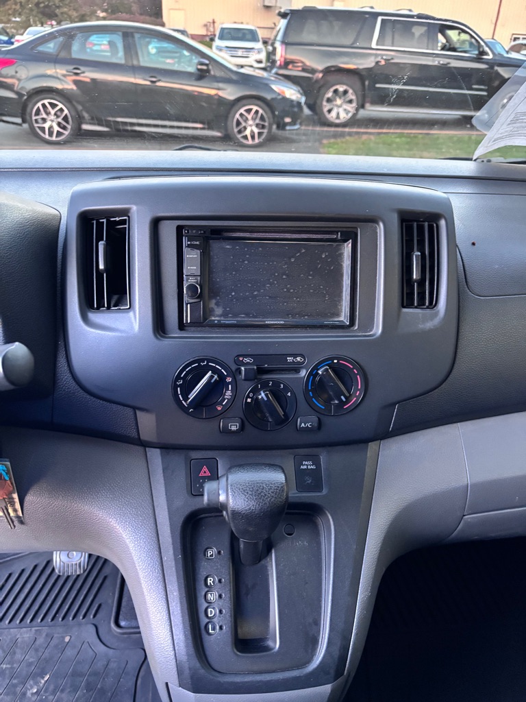 Photo 17 of this NISSAN NV200
