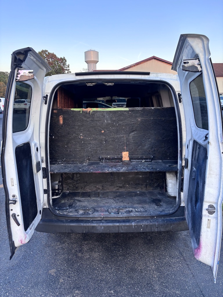 Photo 13 of this NISSAN NV200