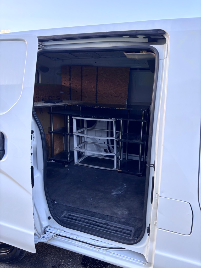 Photo 12 of this NISSAN NV200