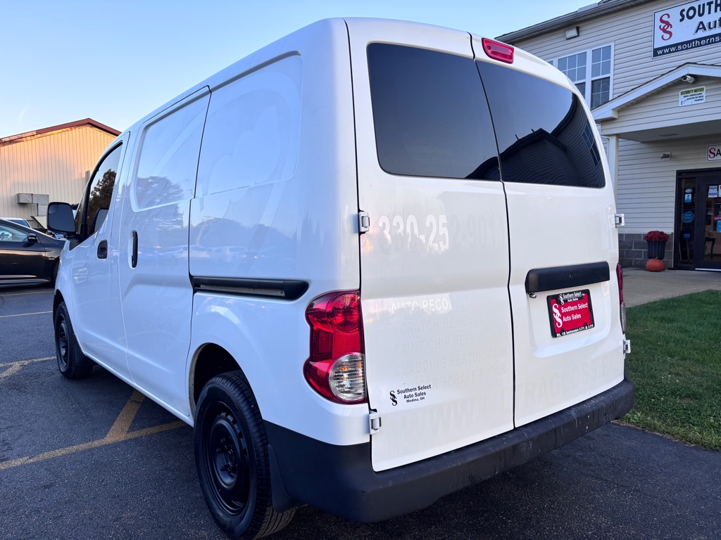 Photo 8 of this NISSAN NV200