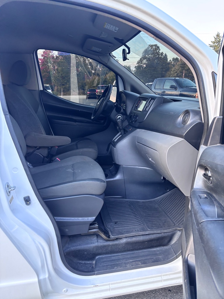 Photo 11 of this NISSAN NV200