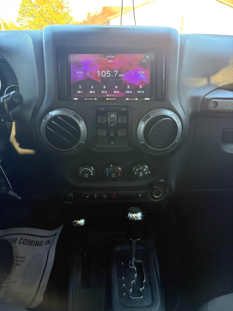 Photo 16 of this JEEP WRANGLER UNLIMI