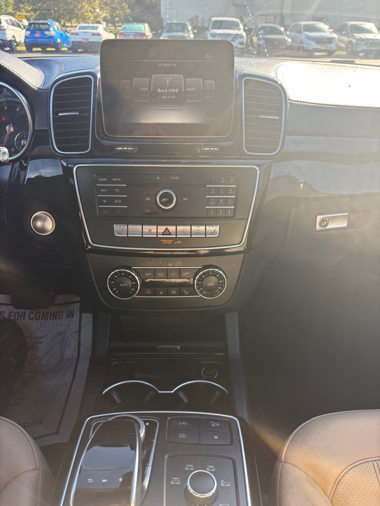 Photo 16 of this MERCEDES-BENZ GLS