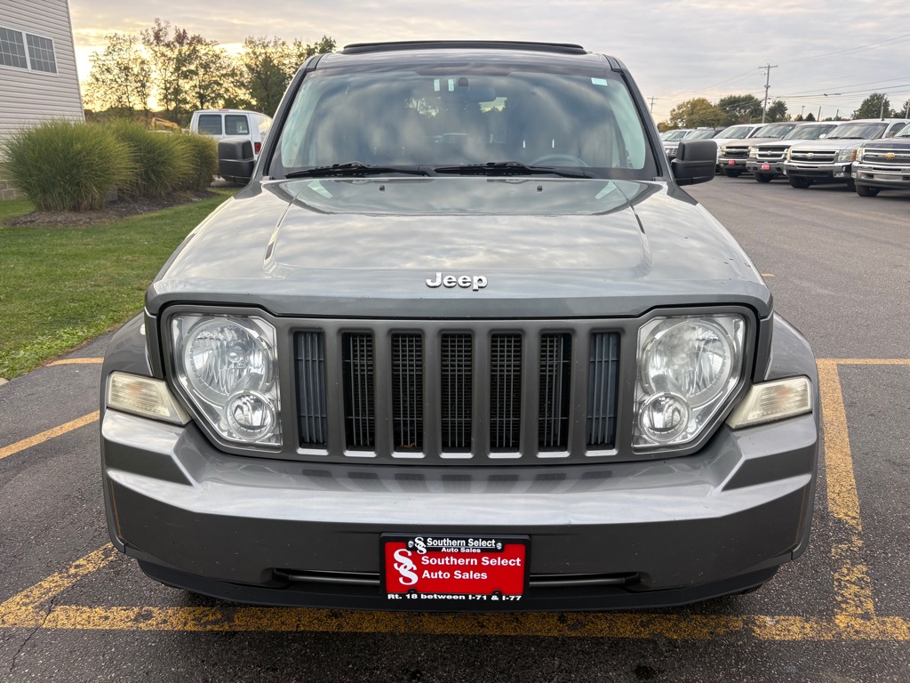 Photo 3 of this JEEP LIBERTY