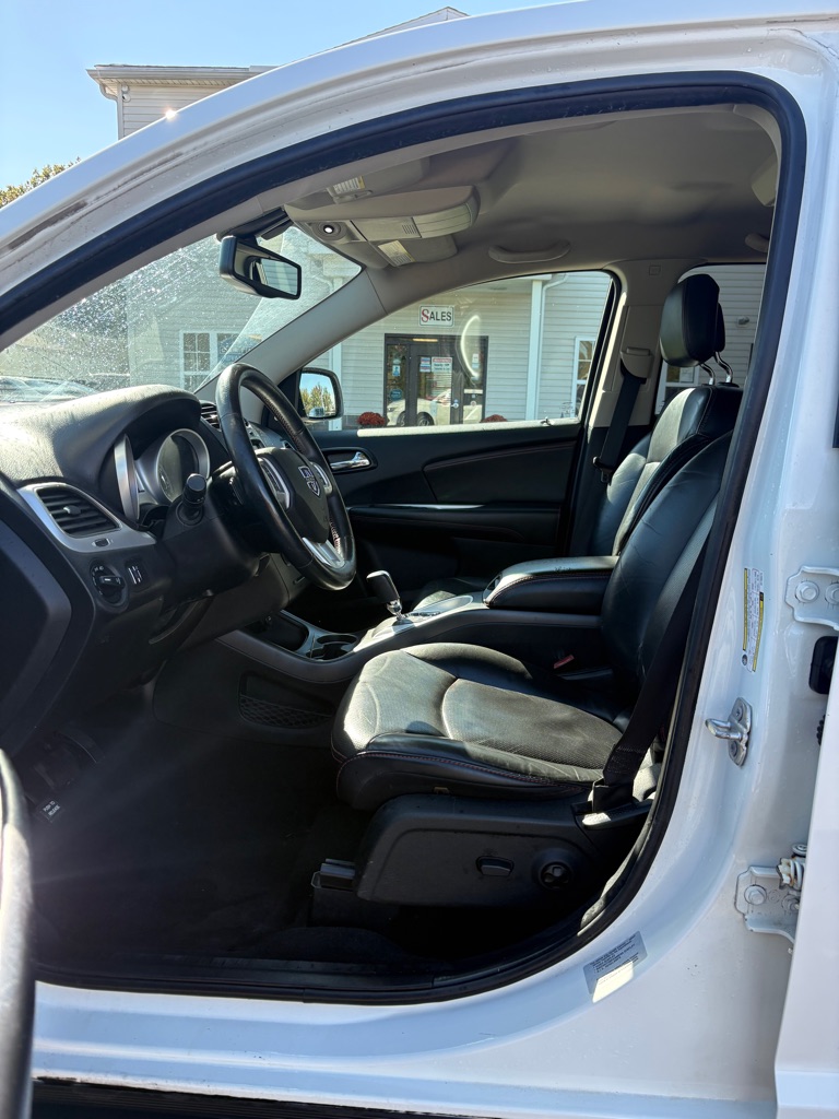 Photo 9 of this DODGE JOURNEY