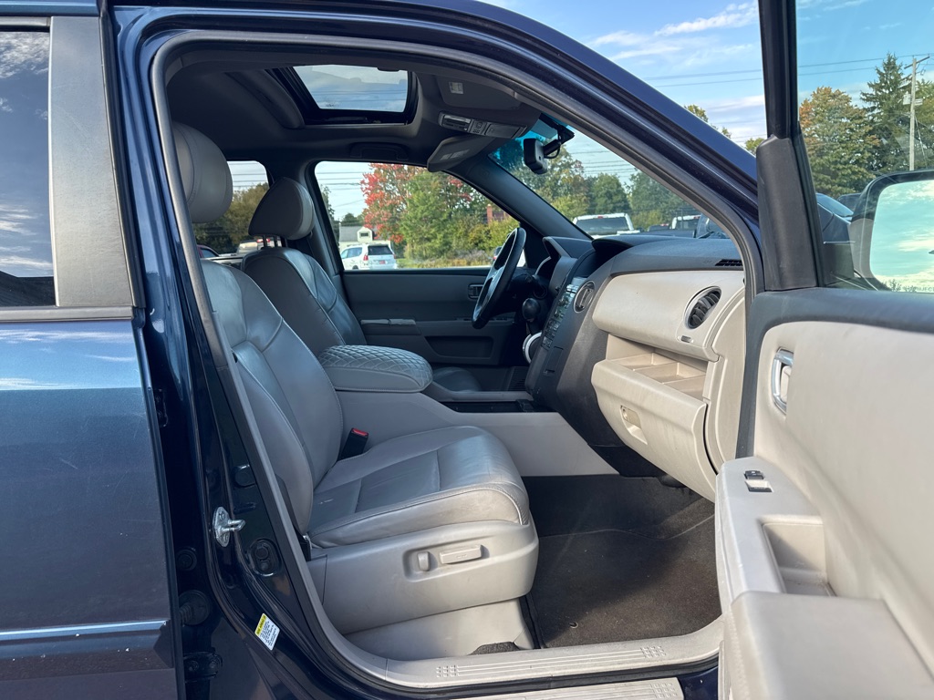 Photo 12 of this HONDA PILOT