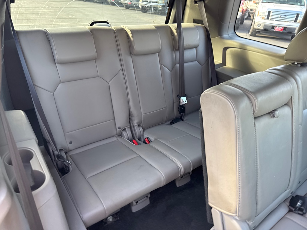 Photo 14 of this HONDA PILOT