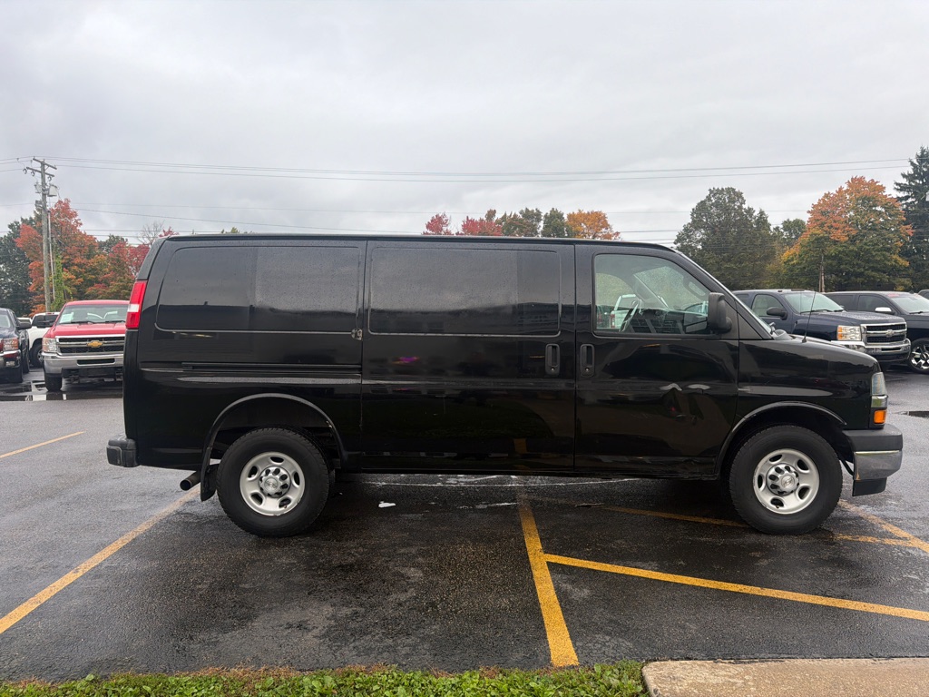 Photo 5 of this CHEVROLET EXPRESS