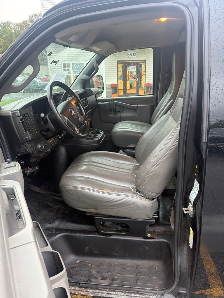 Photo 11 of this CHEVROLET EXPRESS