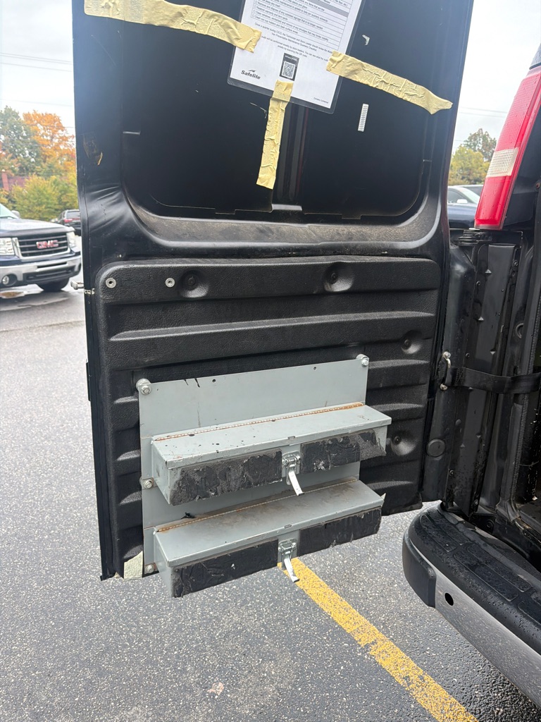 Photo 18 of this CHEVROLET EXPRESS