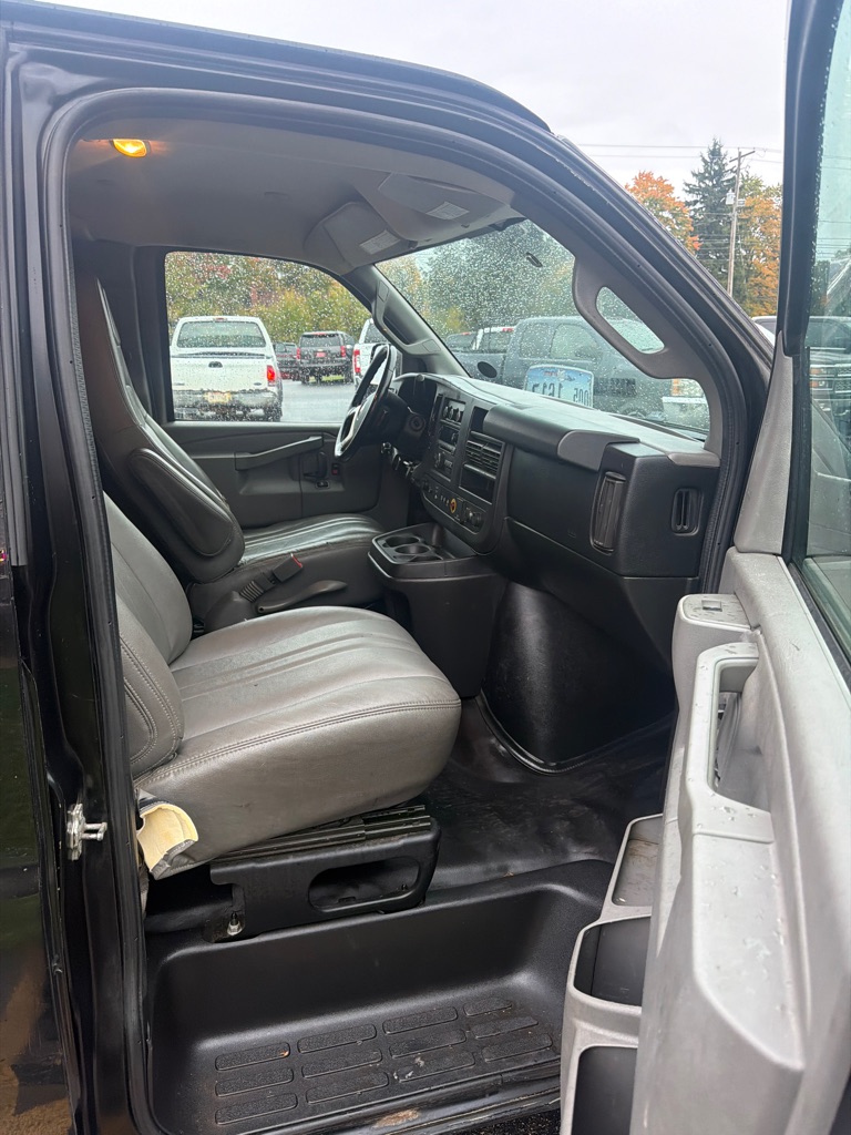 Photo 12 of this CHEVROLET EXPRESS