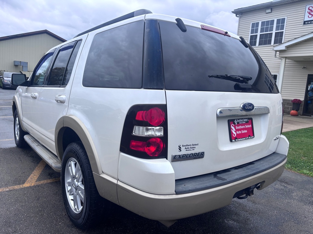 Photo 8 of this FORD EXPLORER