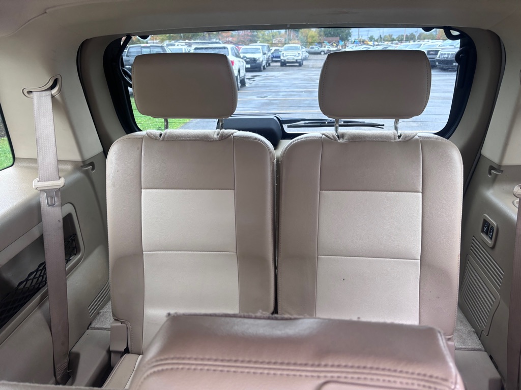 Photo 14 of this FORD EXPLORER