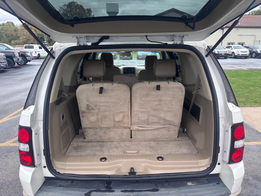 Photo 13 of this FORD EXPLORER