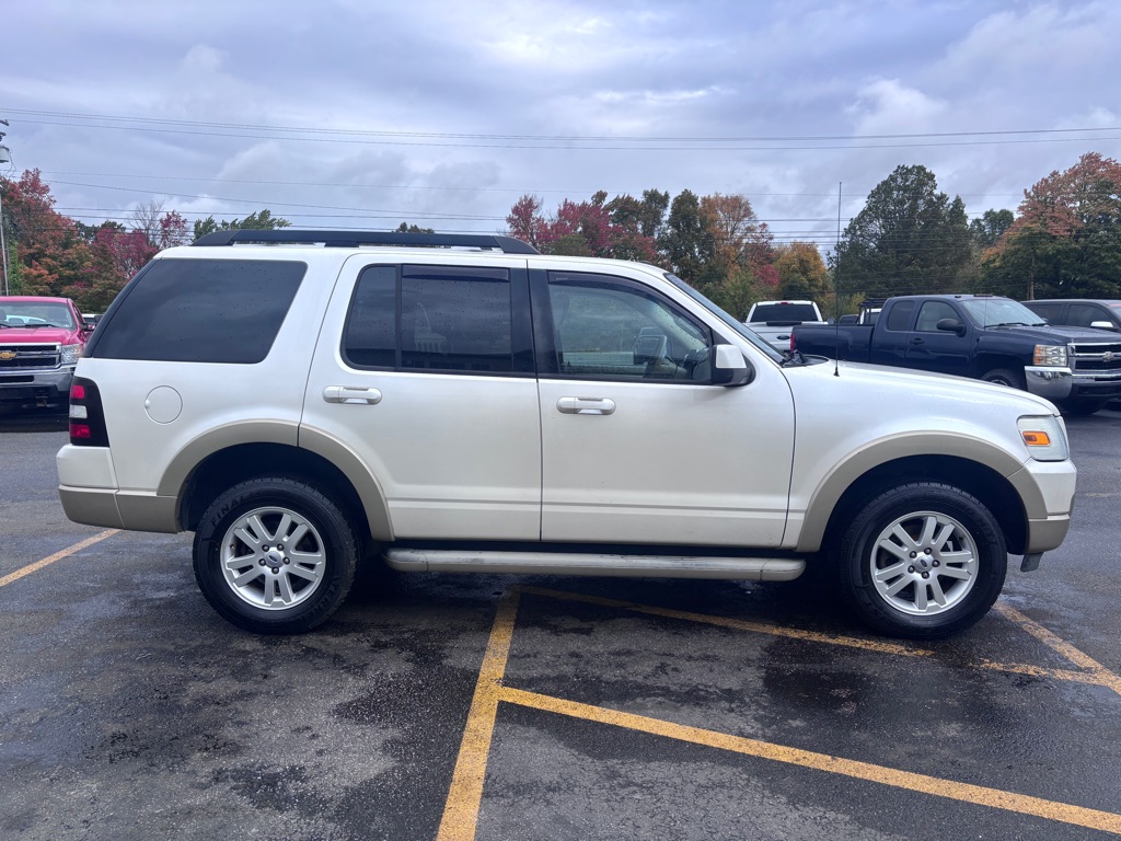 Photo 5 of this FORD EXPLORER