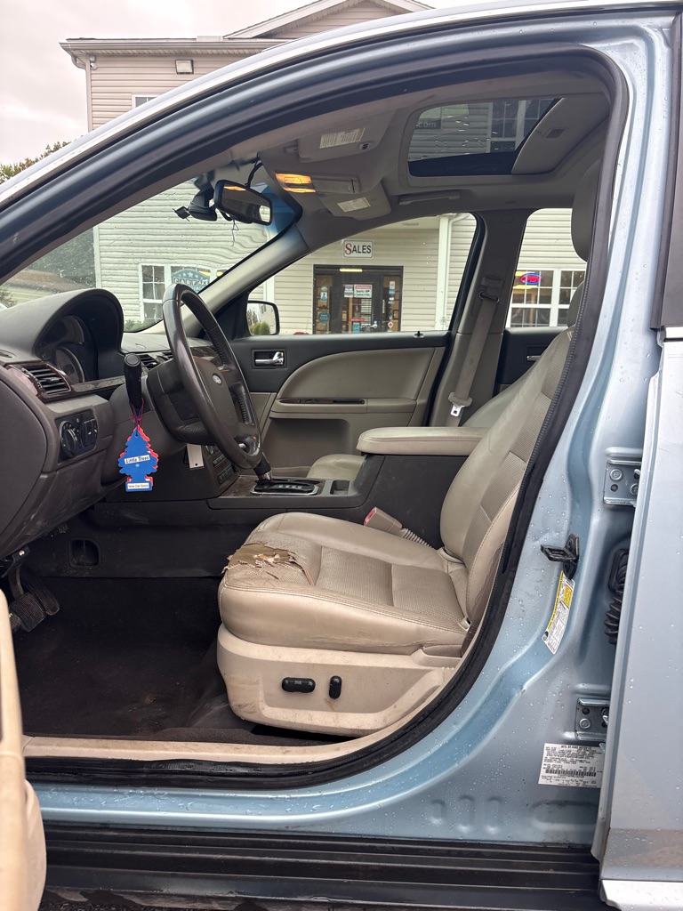 Photo 9 of this FORD TAURUS