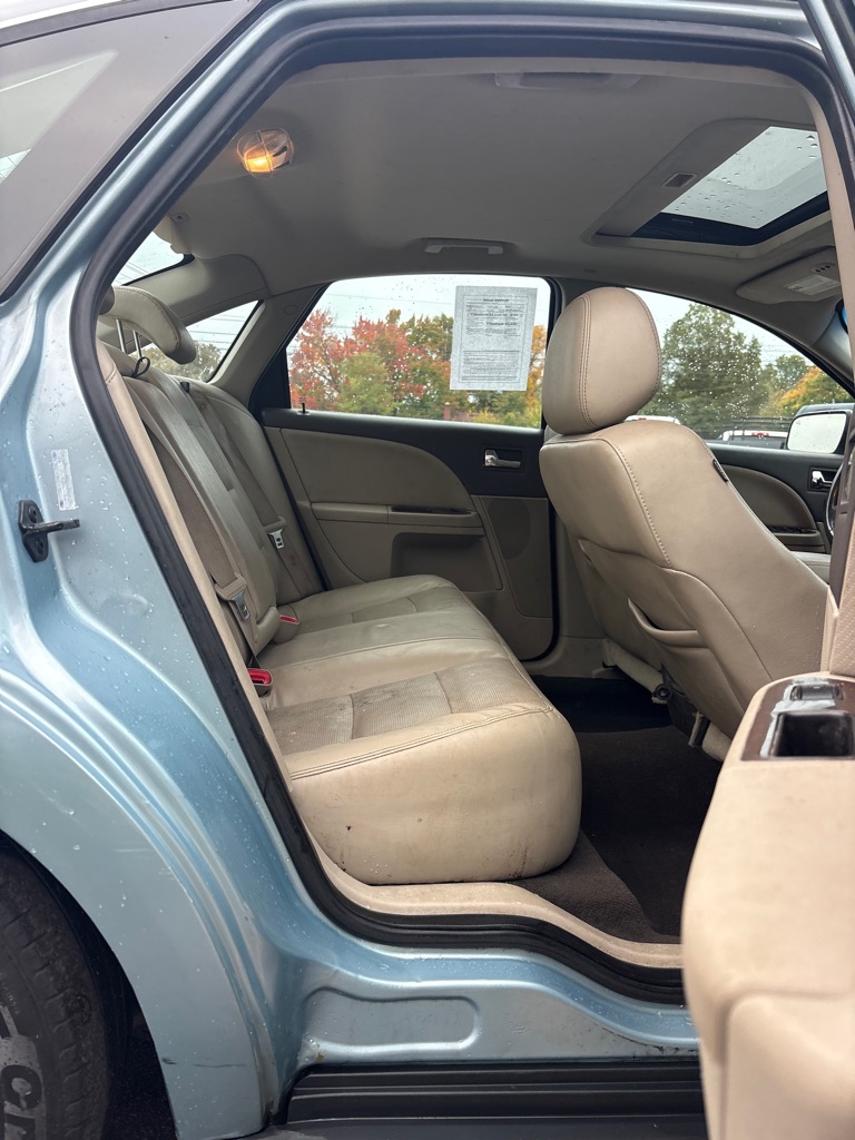 Photo 12 of this FORD TAURUS