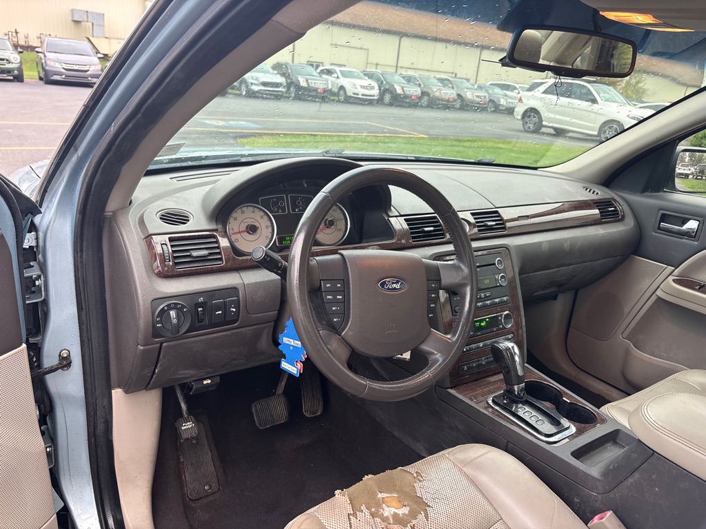 Photo 13 of this FORD TAURUS