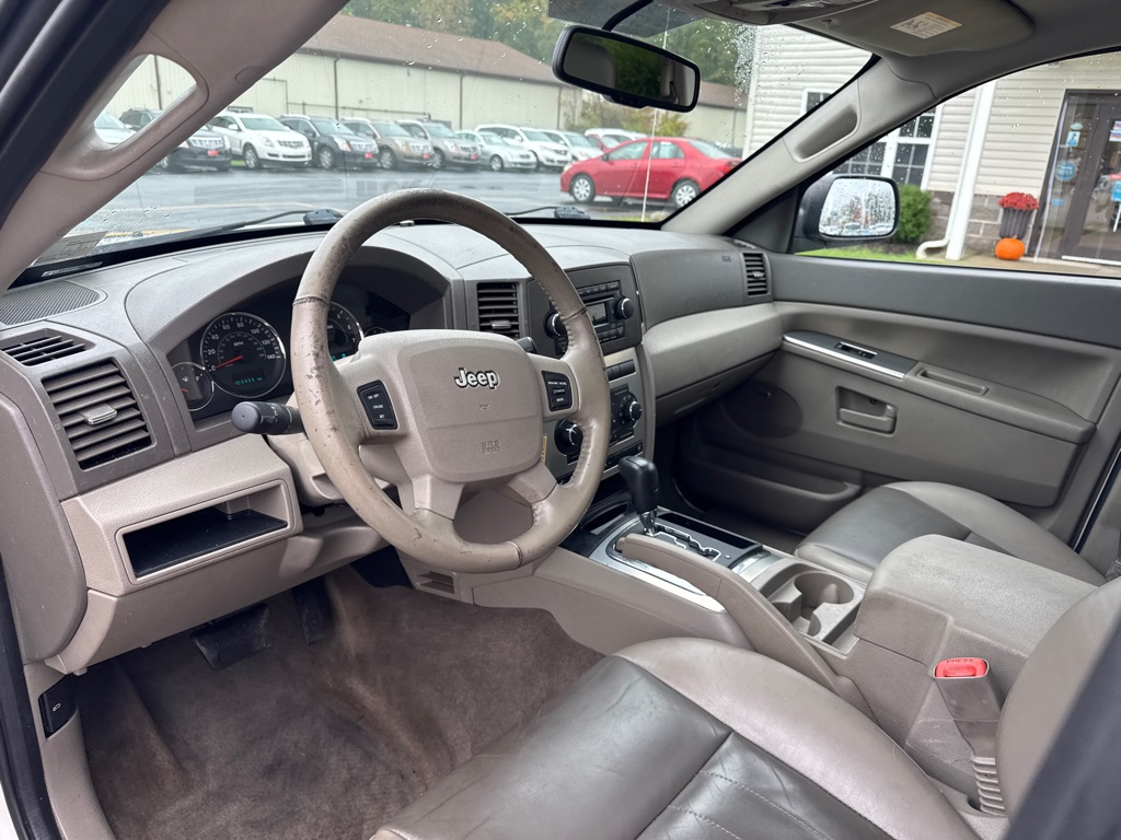 Photo 14 of this JEEP GRAND CHEROKEE