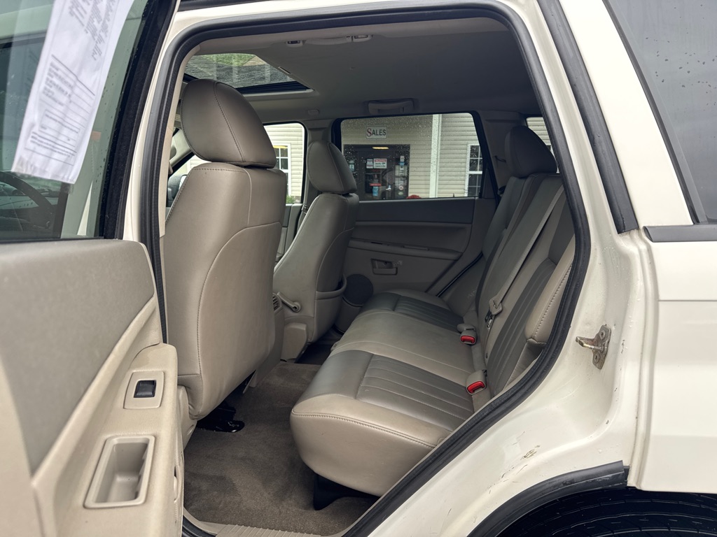 Photo 10 of this JEEP GRAND CHEROKEE
