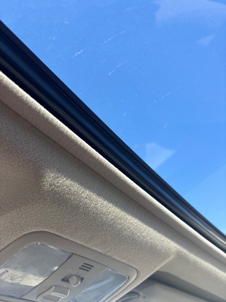 Photo 15 of this TOYOTA RAV4