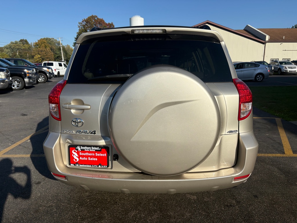 Photo 7 of this TOYOTA RAV4