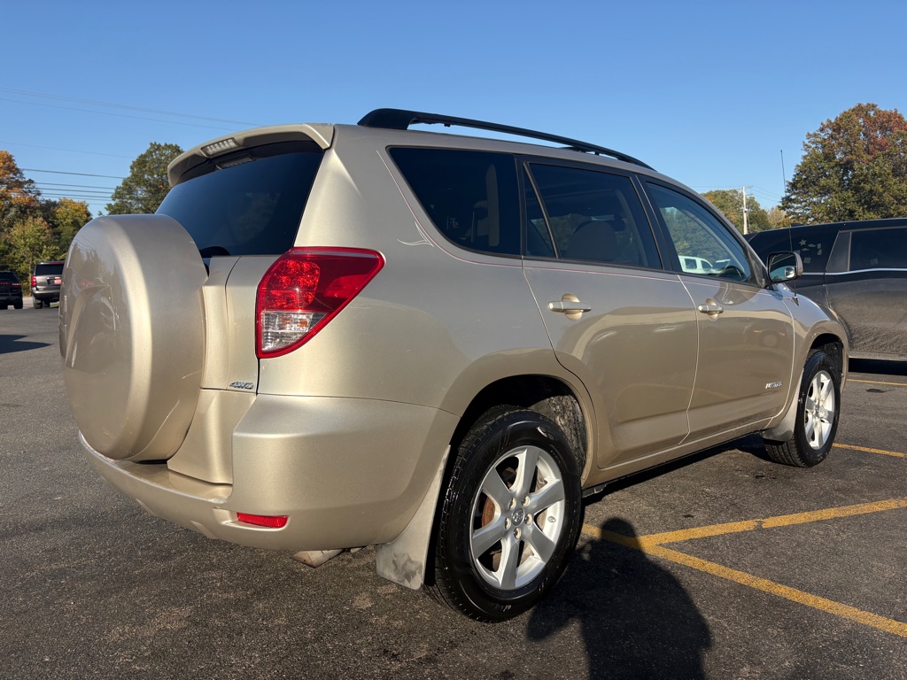 Photo 6 of this TOYOTA RAV4