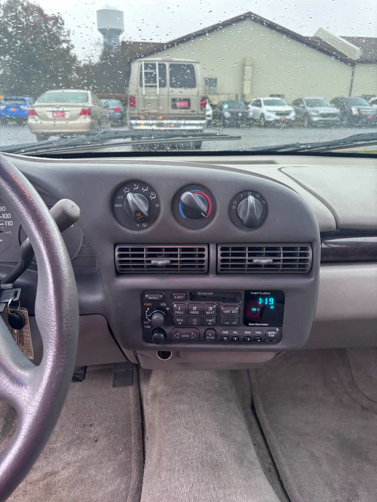 Photo 16 of this CHEVROLET LUMINA