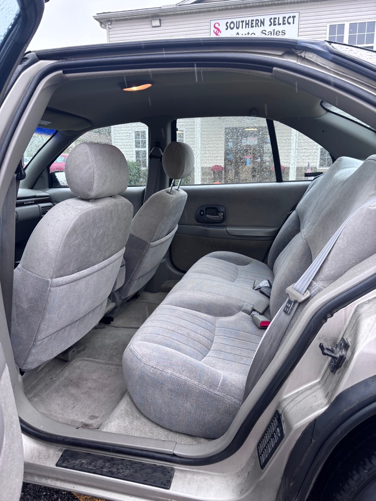 Photo 10 of this CHEVROLET LUMINA