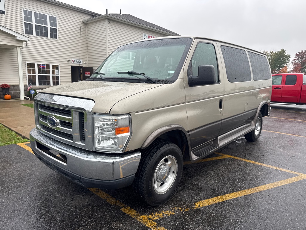 Photo 2 of this FORD E-SERIES