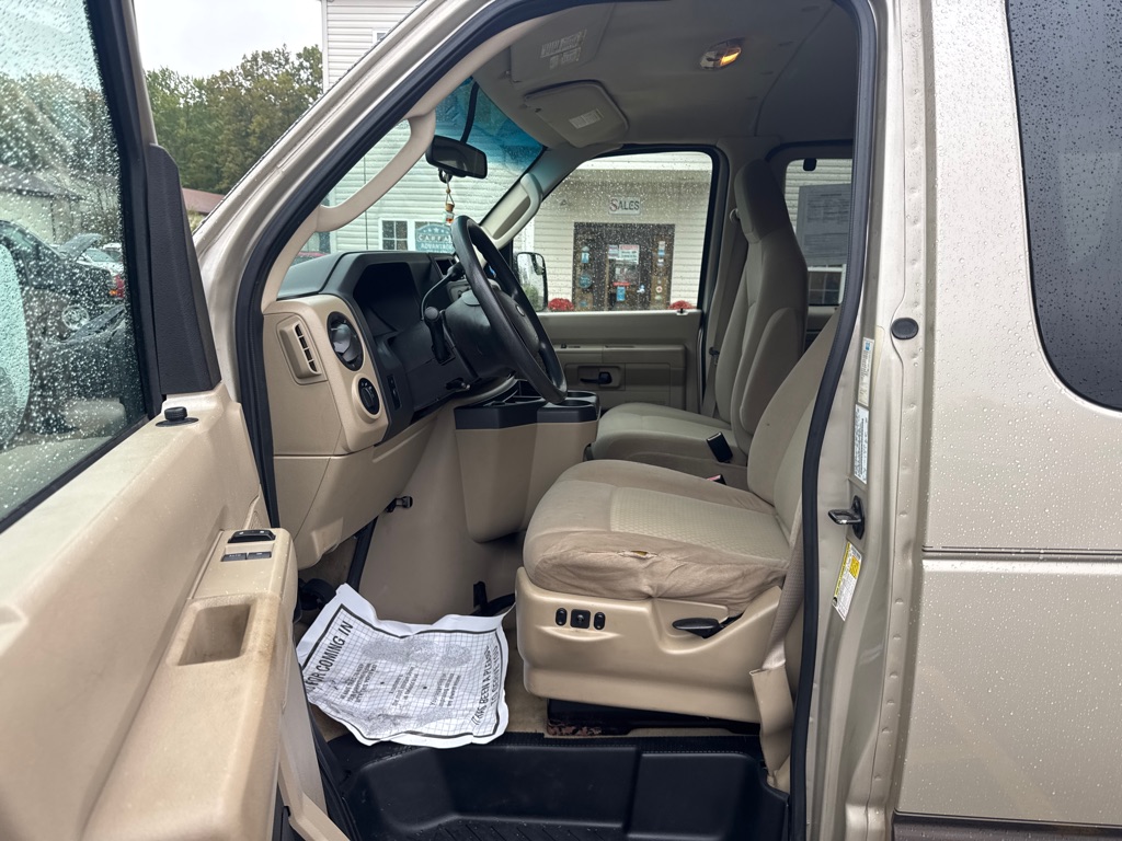 Photo 10 of this FORD E-SERIES