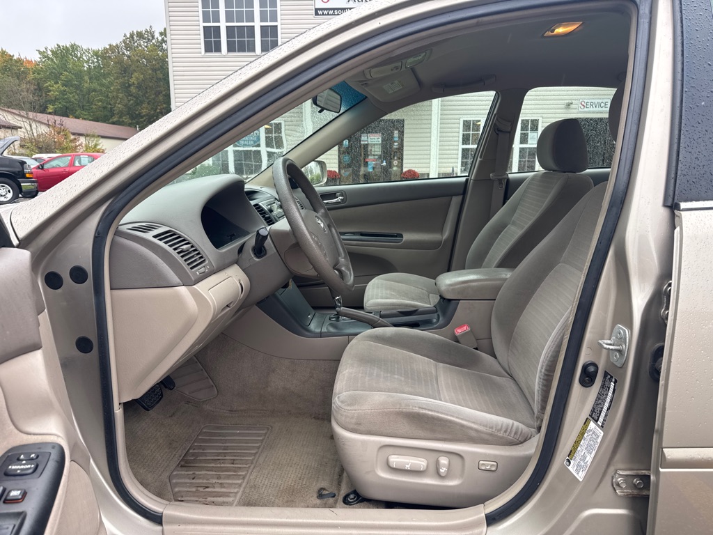 Photo 10 of this TOYOTA CAMRY