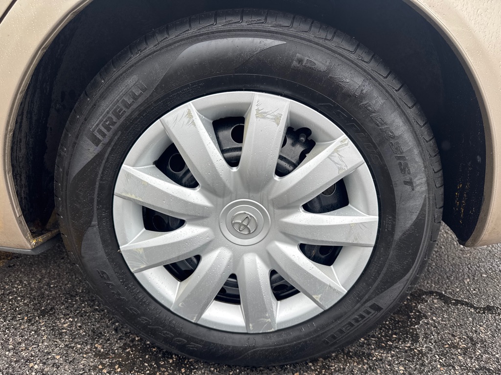 Photo 9 of this TOYOTA CAMRY