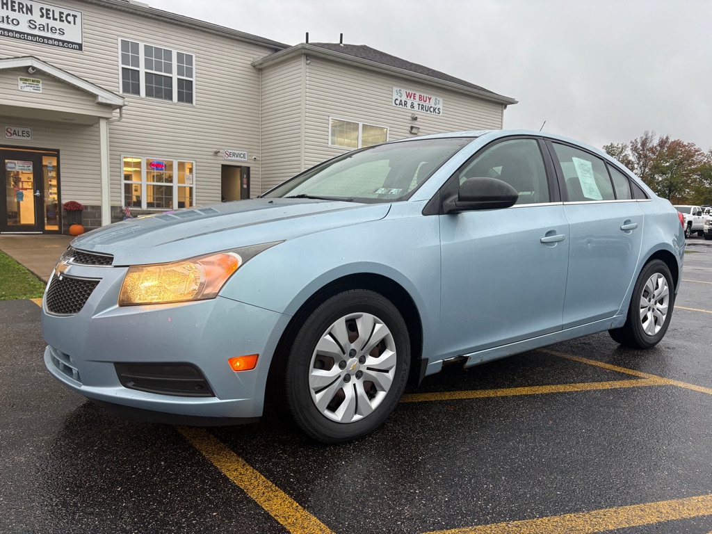 Photo 2 of this CHEVROLET CRUZE