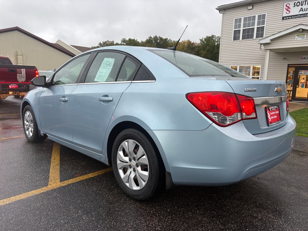 Photo 8 of this CHEVROLET CRUZE
