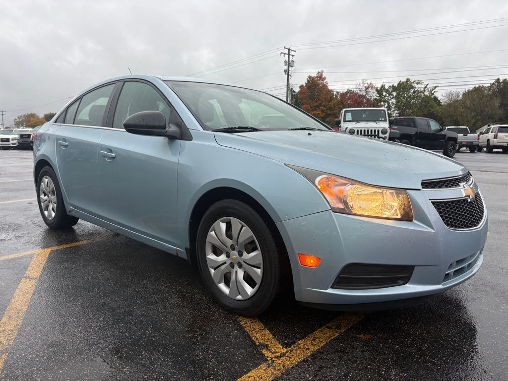 Photo 4 of this CHEVROLET CRUZE