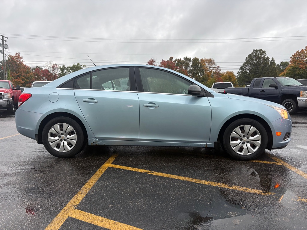 Photo 5 of this CHEVROLET CRUZE